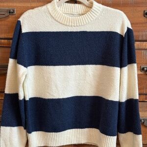 American Eagle Sweater  Size: XS  x-small women’s blue cream